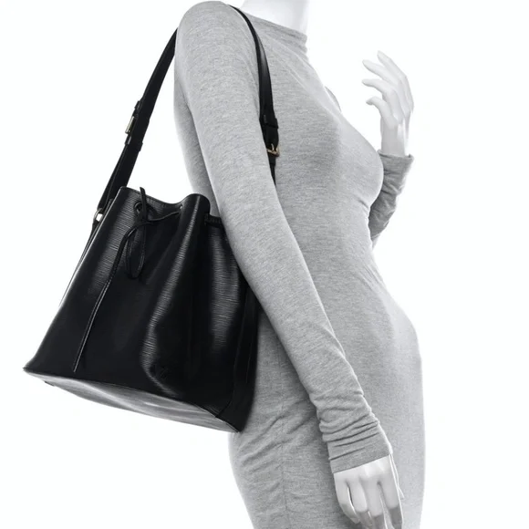 Louis Vuitton Epi Noir Petit Noe - Picture 3 of 13